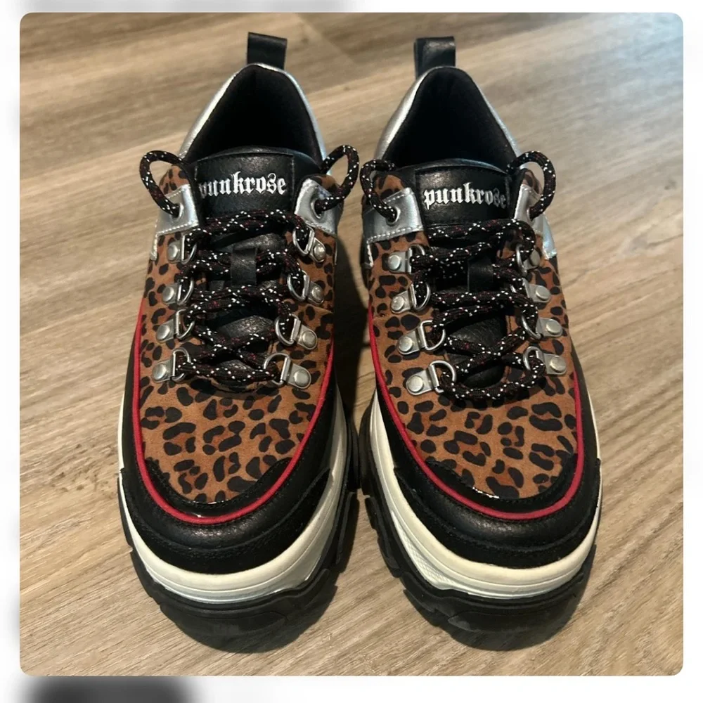 Punkrose Skechers Sz 6.5 Shockingly Wild Chunky platform sneakers Leopard Print